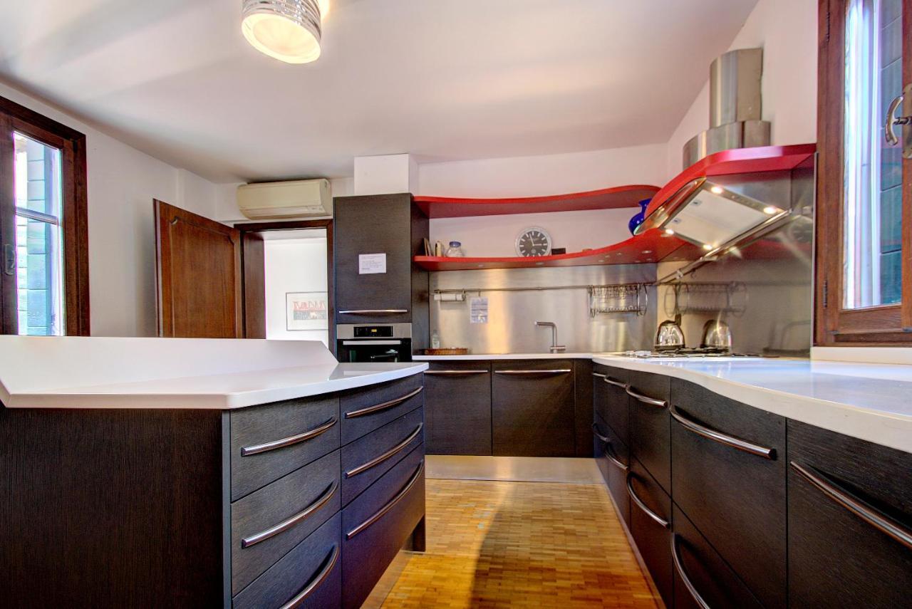 SUNNY CANALVIEW 4pax, wifi, aircond Venise Extérieur photo
