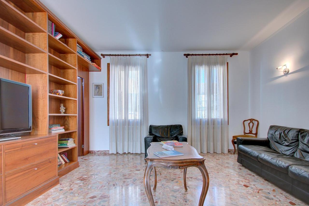 SUNNY CANALVIEW 4pax, wifi, aircond Venise Extérieur photo